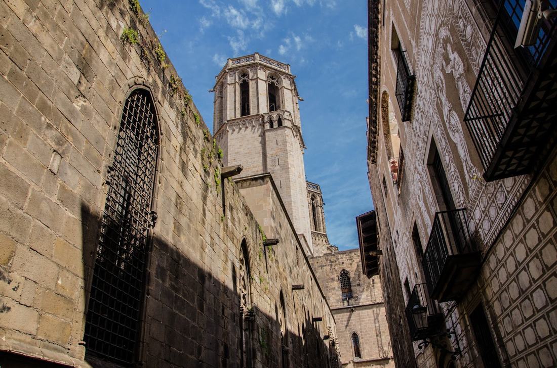 Arquitectura de Barcelona, fotografía de Geo Aragón (Siguiendo al Conejo Blanco)