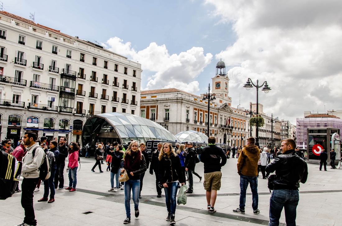 Calles de Madrid II, fotografía de Geo Aragón (Siguiendo al Conejo Blanco)