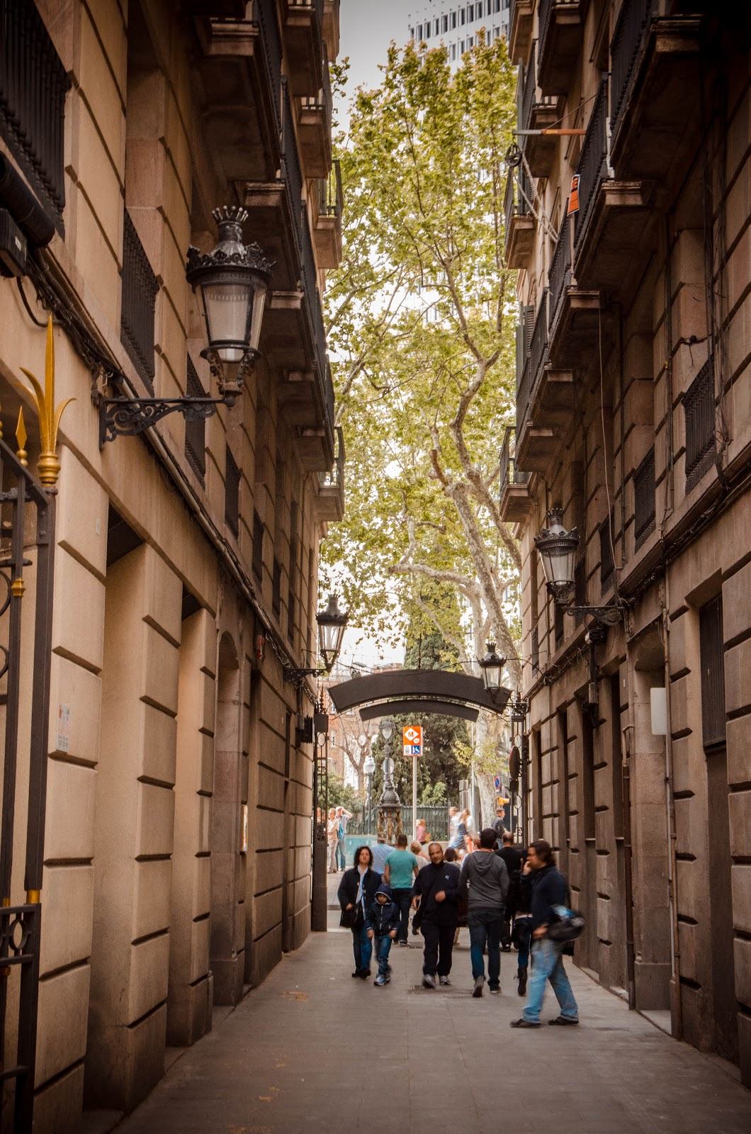 Cosita varias en Barcelona, fotografía de Geo Aragón (Siguiendo al Conejo Blanco)