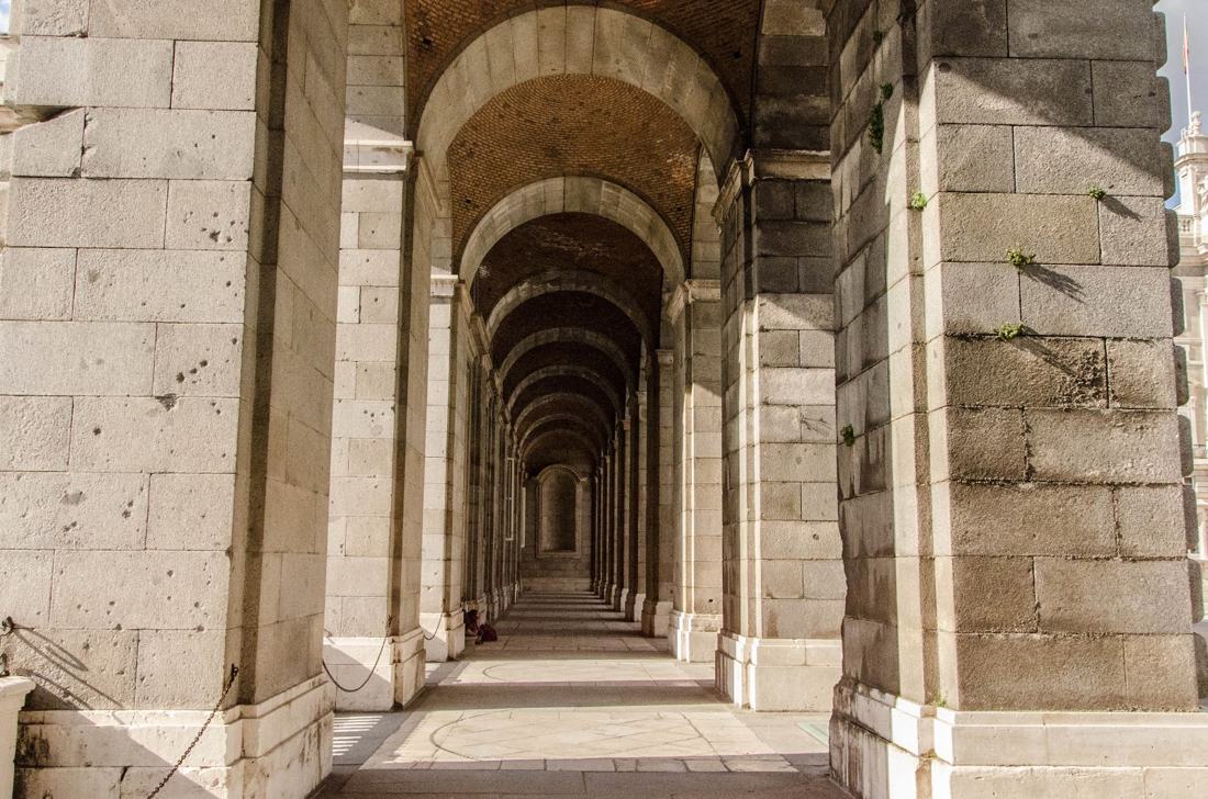 El palacio de su majestad el rey en un día cálido, fotografía de Geo Aragón (Siguiendo al Conejo Blanco)